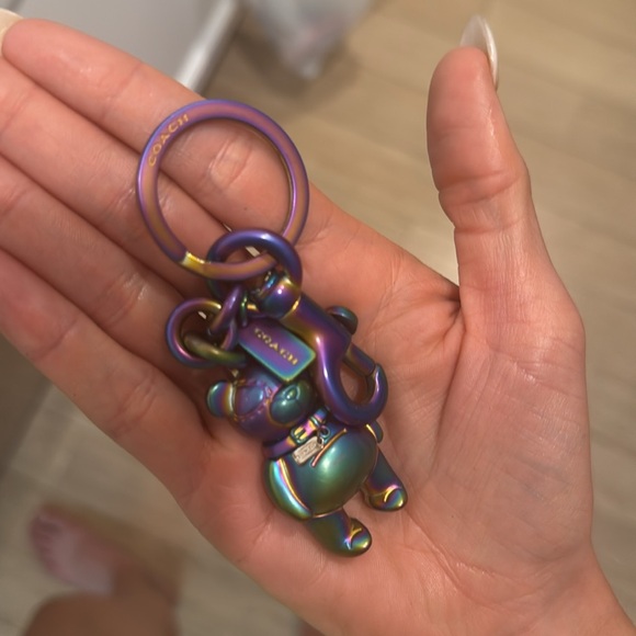 RARE coach hologram oilslick teddy bear key chain - Picture 6 of 10